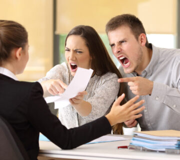 نحوه و اهمیت مدیریت شکایات مشتريان و راهکارها